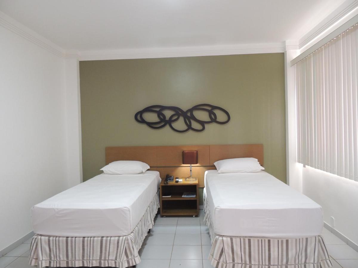 Star Hotel Itaperuna Bagian luar foto